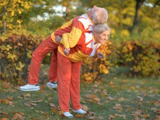 Skipping Grandkid Visits Doubles Depression, Shrinks Memory Faster - grandparents grandchildren mental health relationships 1